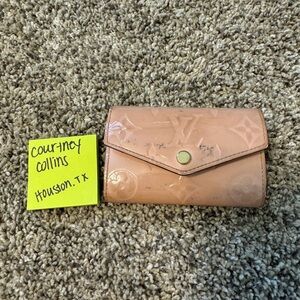 Louis Vuitton 6 key holder rose ballerine